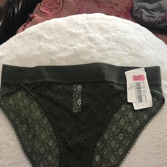 Lingerie Set - Picture 8 of 10